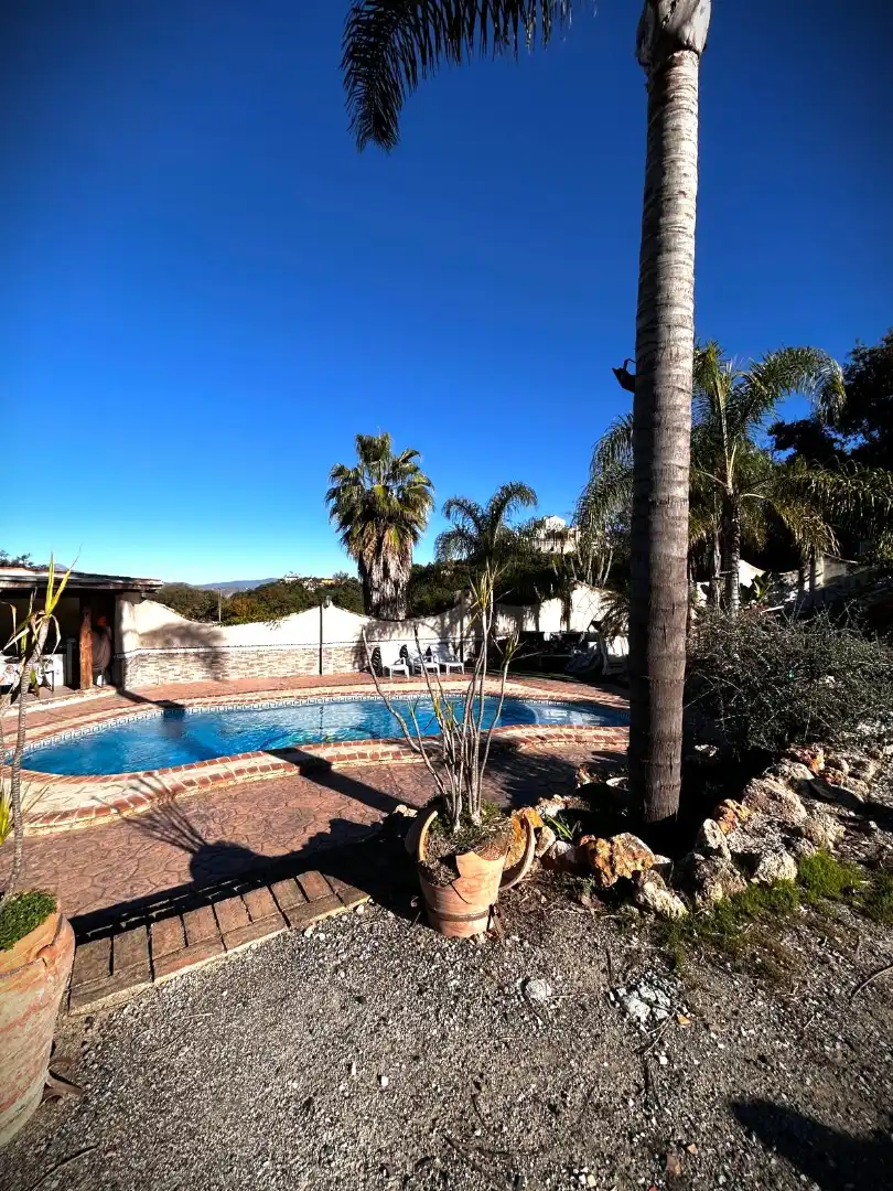 Schwimmbecken von Haus oder Chalet zum Verkauf in Coín mit Schwimmbad