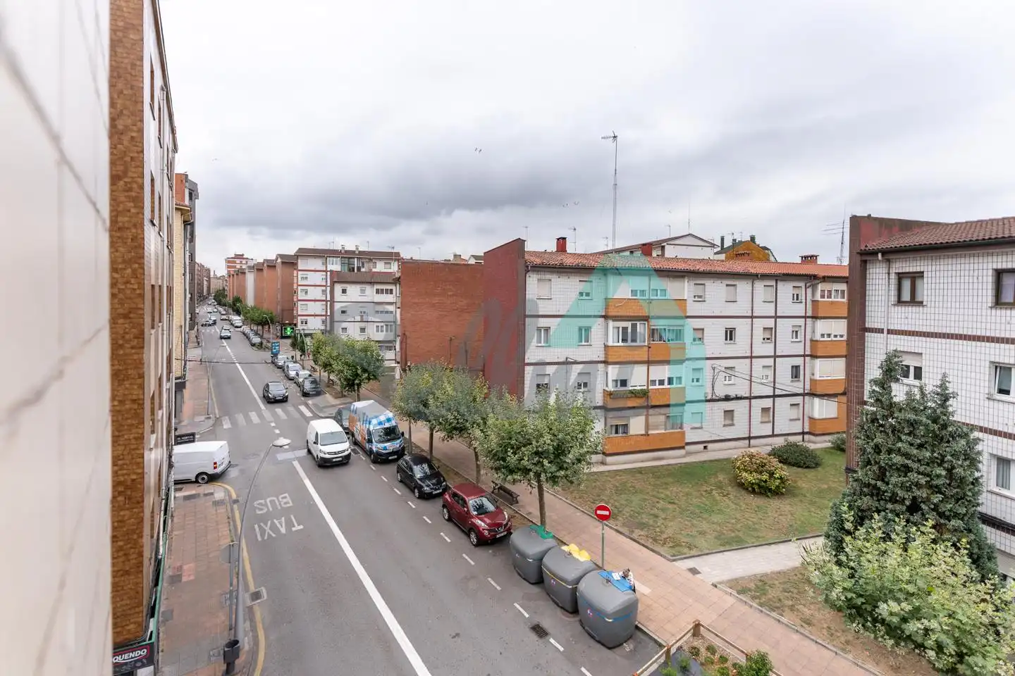 Vista exterior de Pis en venda en Gijón  amb Calefacció, Terrassa i Moblat