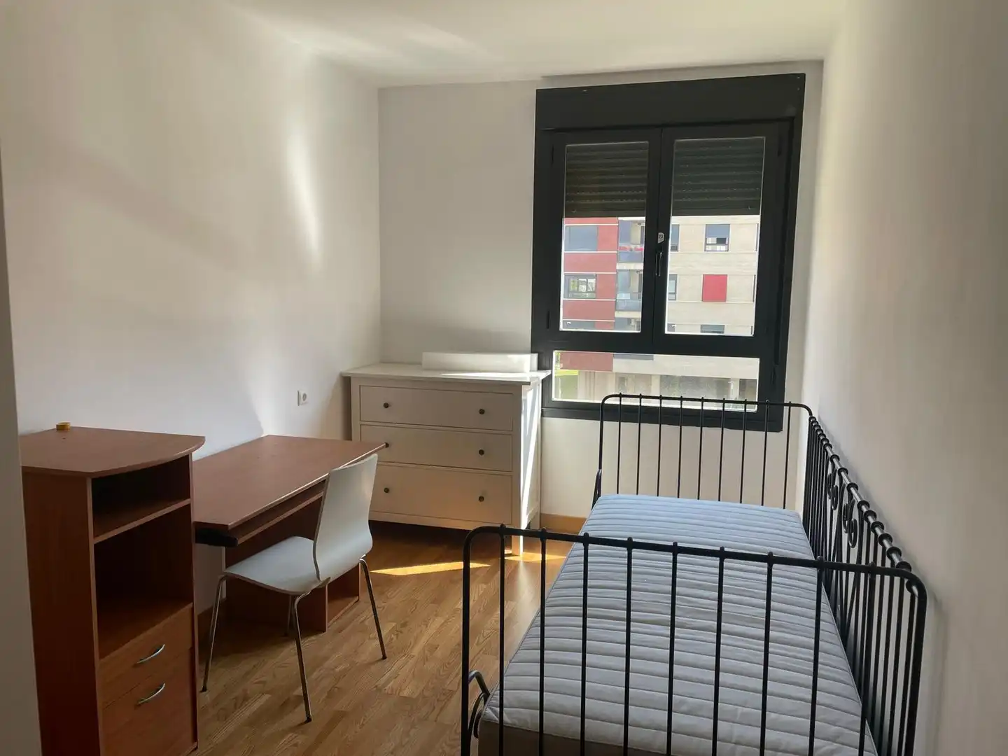 Habitación de Piso en venta en  Logroño con Calefacción, Trastero y Amueblado