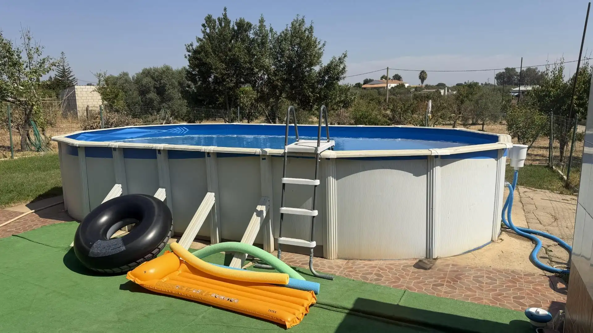 Swimming pool of Country homes for sale in Gibraleón  with Air Conditioner, Heating and Terrace