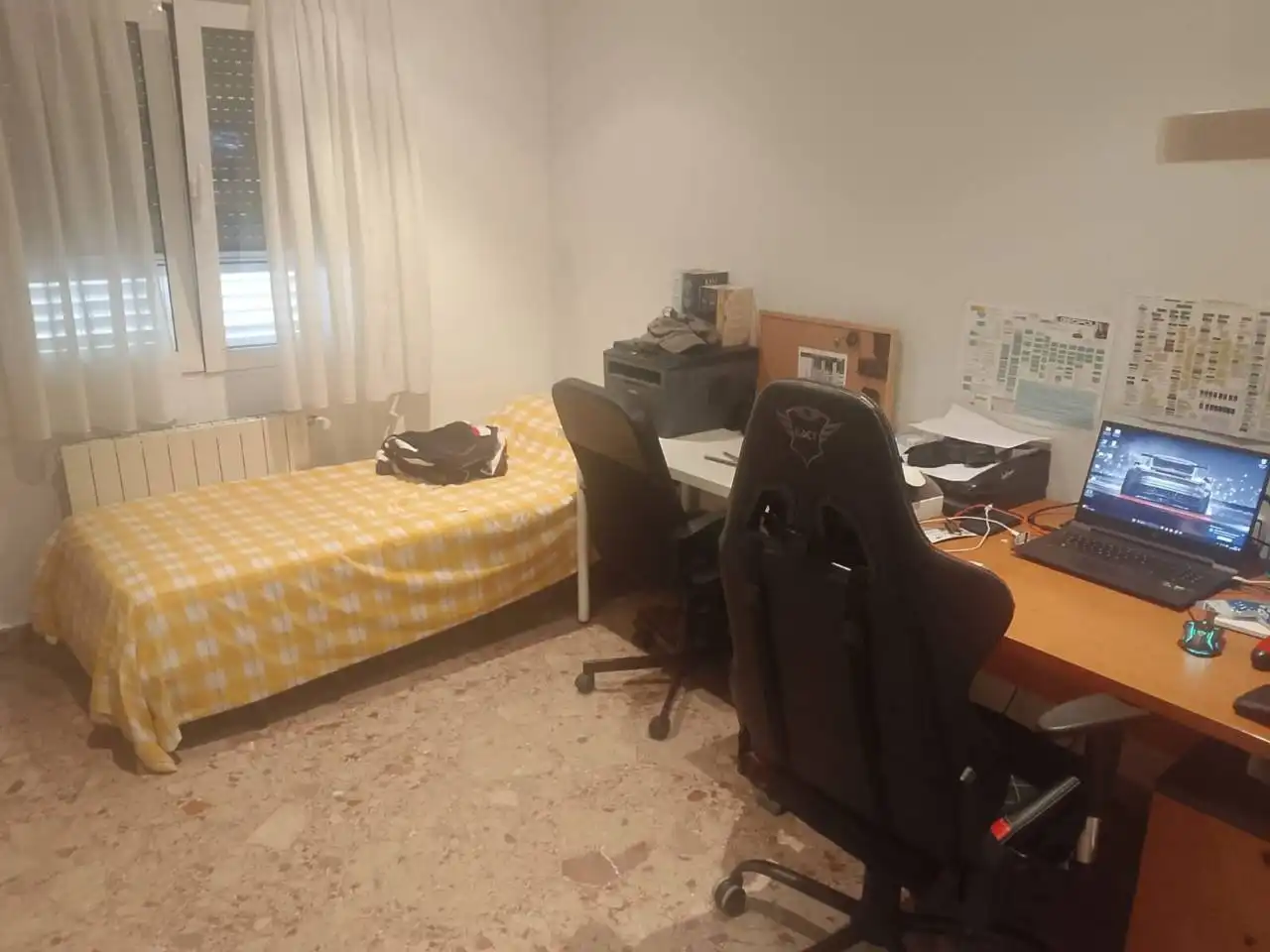 Dormitori de Casa adosada en venda en Oliva amb Aire condicionat, Calefacció i Jardí privat
