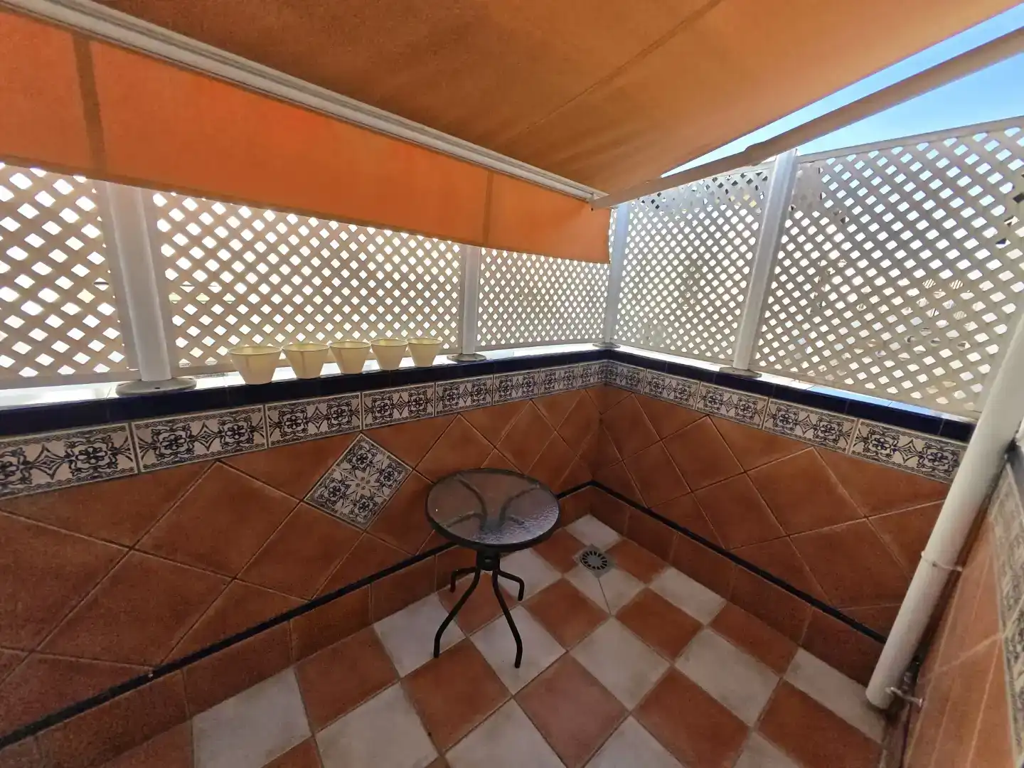Terrassa de Casa adosada en venda en Sevilla amb Aire condicionat, Moblat i Balcó