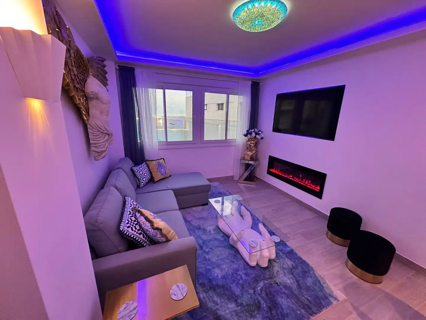 Wohnzimmer von Erdgeschoss zum Verkauf in Sotogrande mit Klimaanlage, Schwimmbad und Möbliert