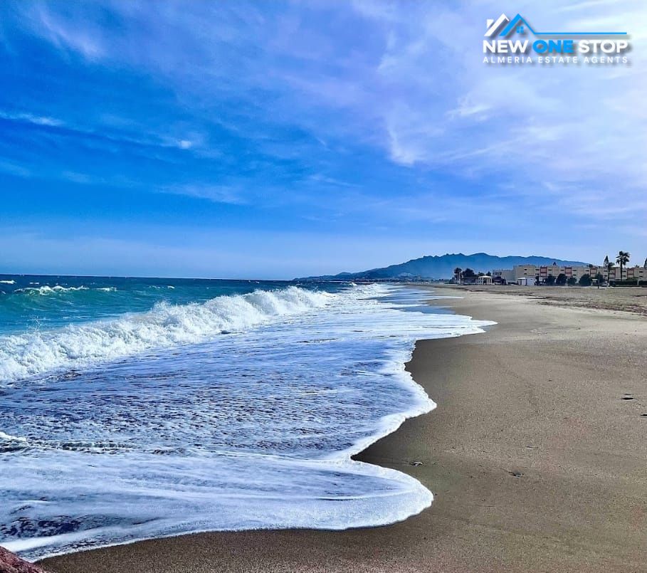 Vista exterior de Casa o xalet en venda en Vera amb Aire condicionat, Calefacció i Terrassa