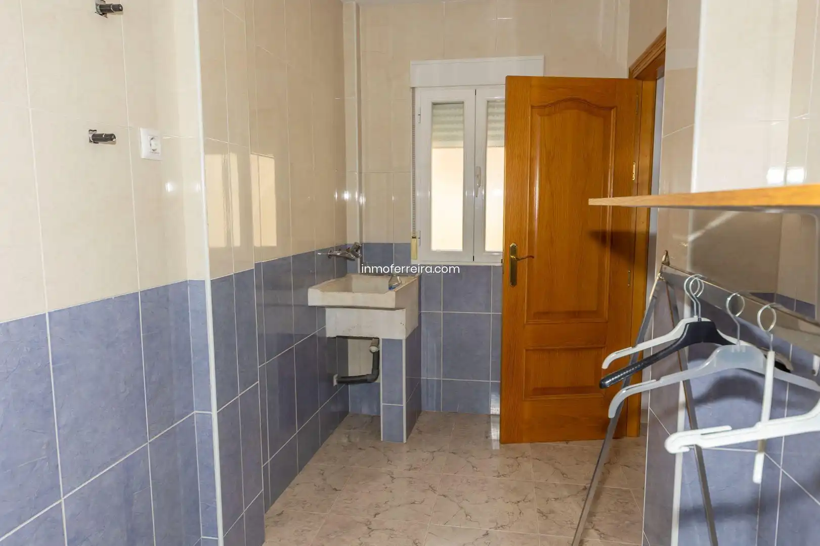 Houses for sale in Darro  with Storage room