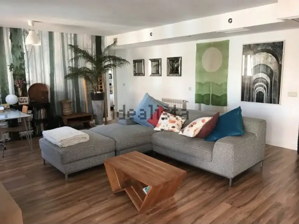 Living room of Flat for rent in San Sebastián de los Reyes  with Air Conditioner, Furnished and Oven