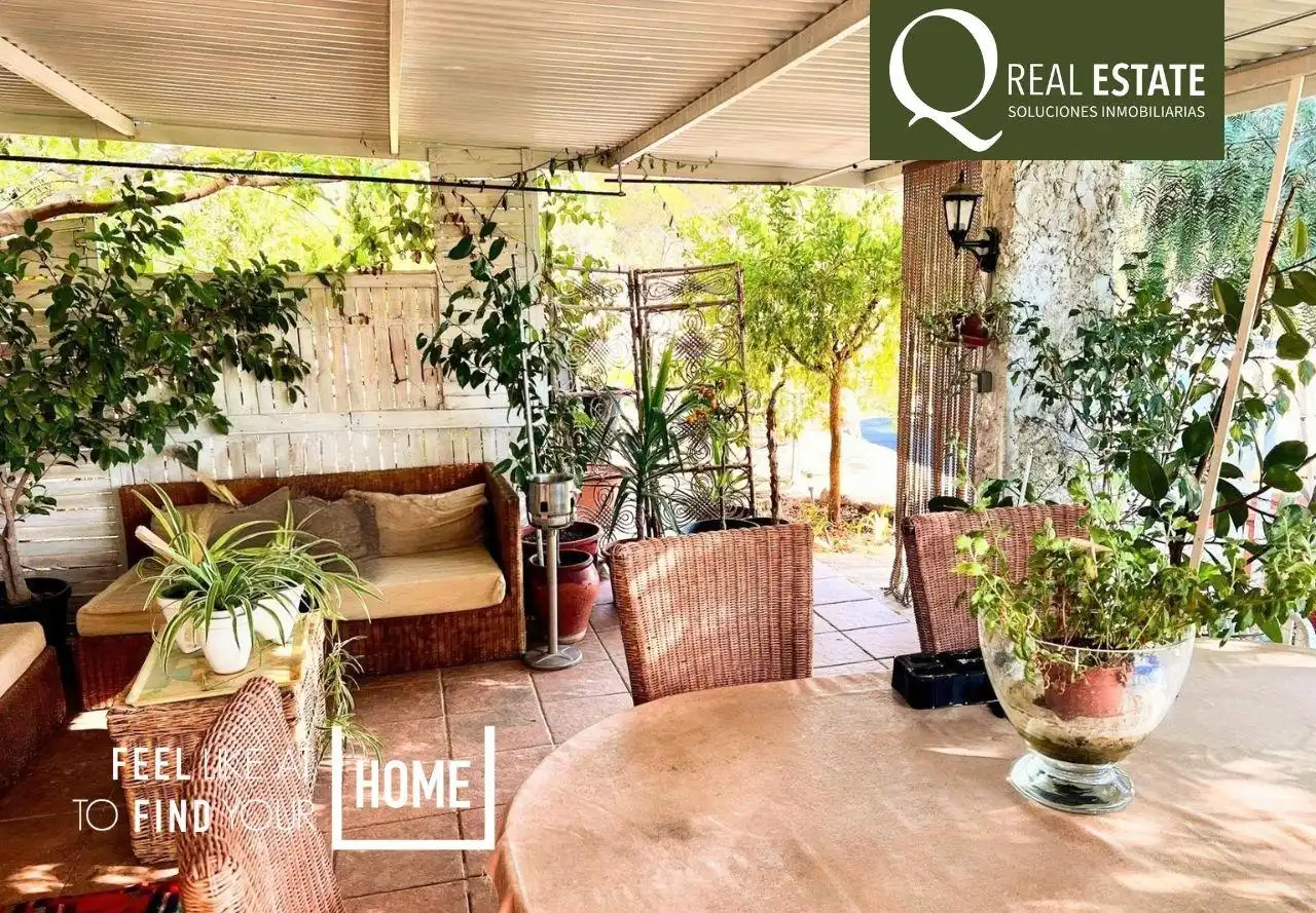 House with garden for sale in Polígono Saltet
