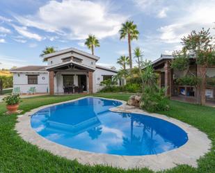 Piscina de Casa o xalet en venda en Alhaurín El Grande amb Aire condicionat, Calefacció i Jardí privat