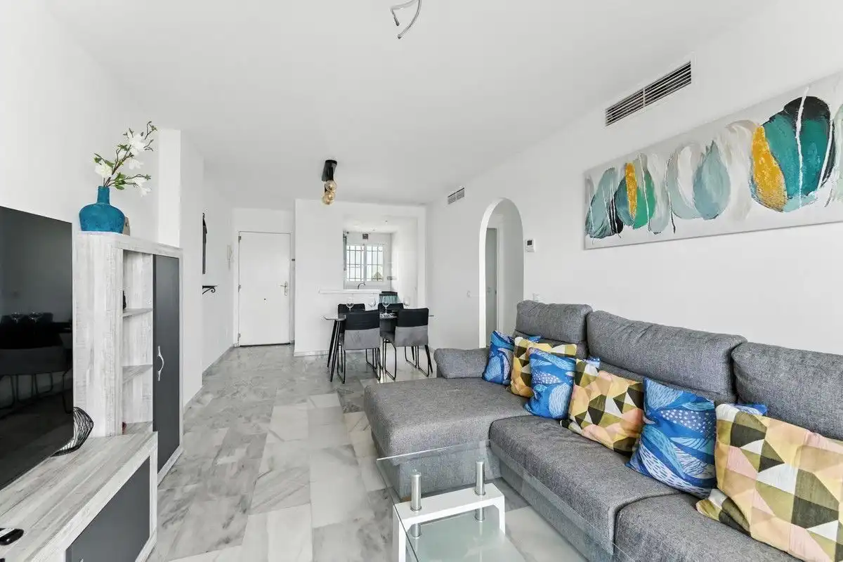 Wohnzimmer von Dachboden zur Miete in Manilva mit Klimaanlage, Heizung und Terrasse