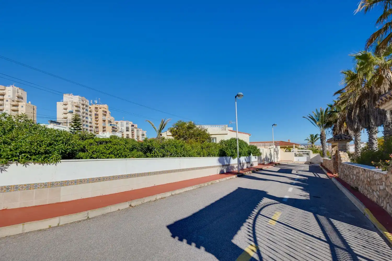Vista exterior de Casa adosada en venta en Torrevieja con Aire acondicionado, Calefacción y Jardín privado