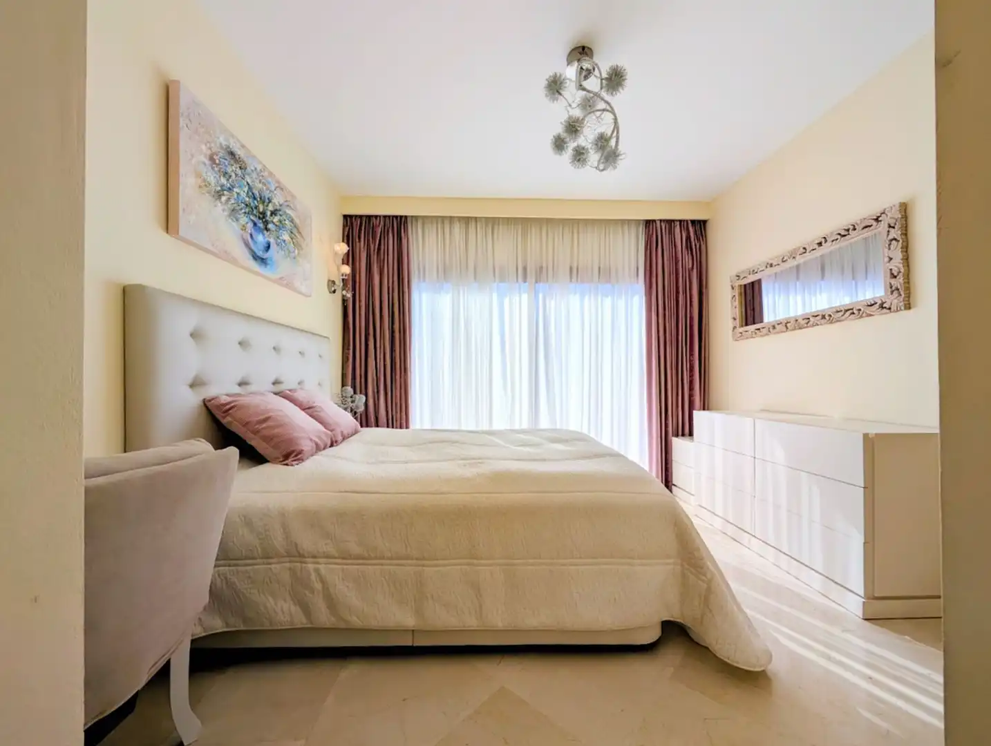 Habitación de Ático en venta en Estepona con Aire acondicionado, Calefacción y Terraza