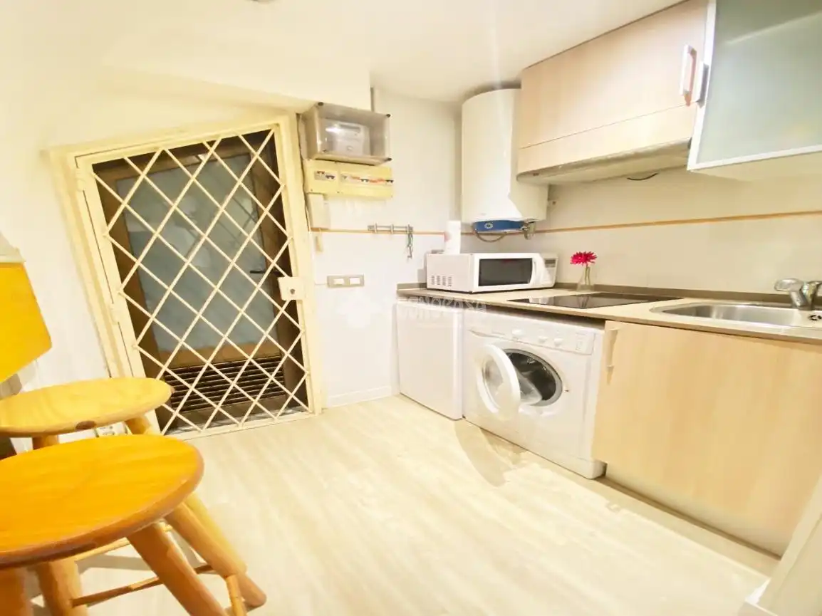 Küche von Wohnung zum Verkauf in Barcelona mit Parkett