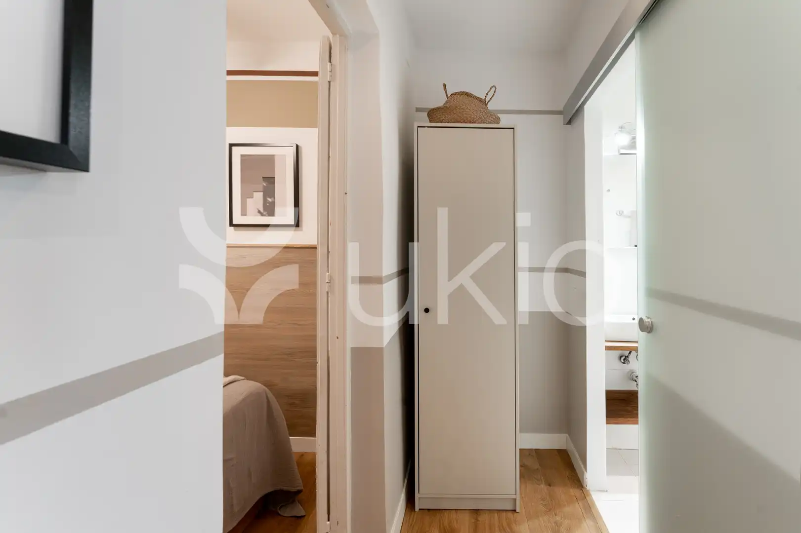 Dormitori de Apartament de lloguer en Madrid amb Aire condicionat, Calefacció i Moblat