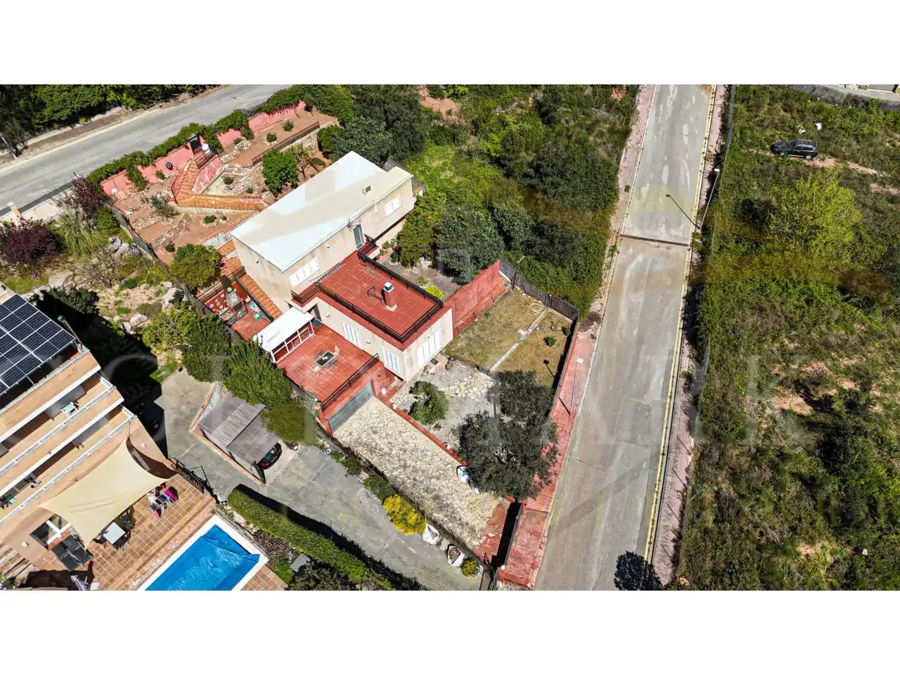 Vista exterior de Casa o xalet en venda en Corbera de Llobregat amb Aire condicionat, Calefacció i Jardí privat