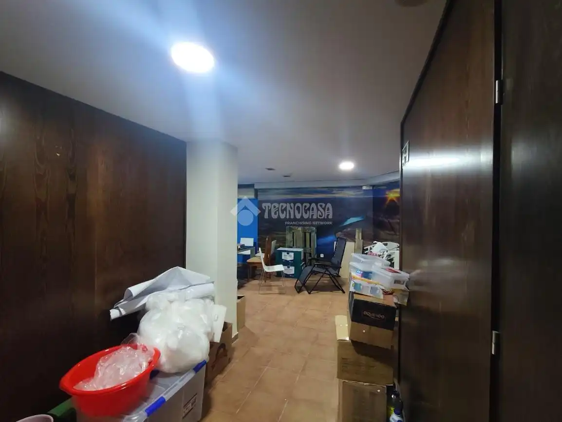 Local en venda en Velilla de San Antonio amb Aire condicionat, Calefacció i Terrassa