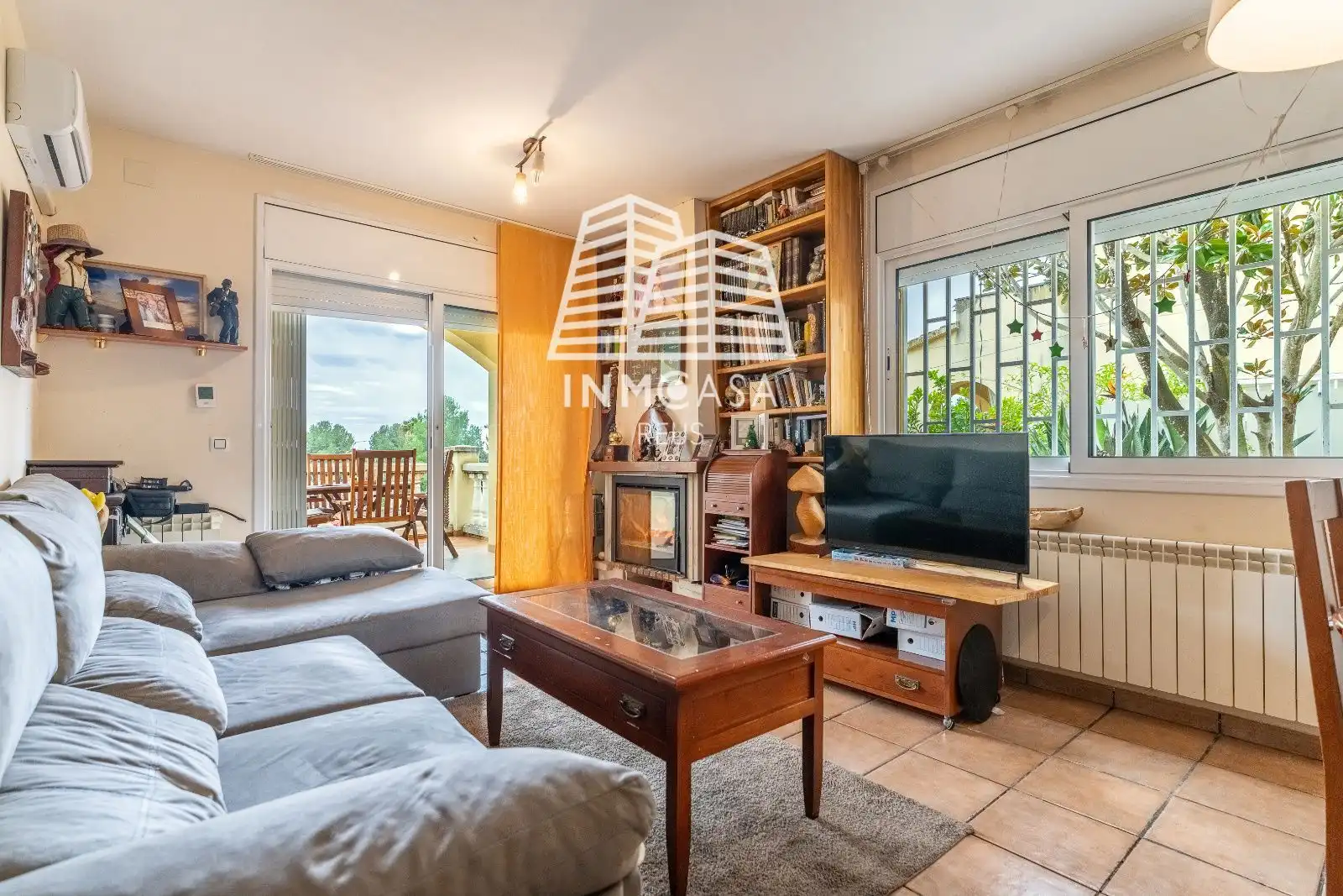 Sala de estar de Casa adosada en venta en La Pobla de Montornès   con Aire acondicionado, Calefacción y Terraza