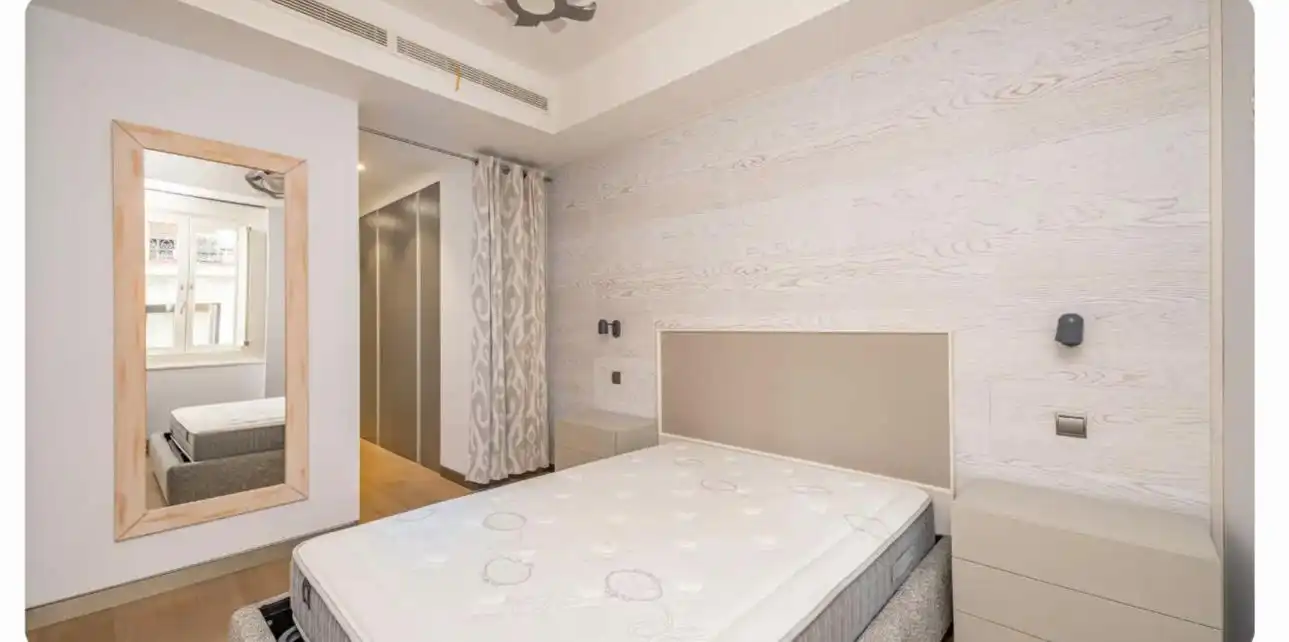 Habitación de Dúplex en venta en Madrid con Aire acondicionado, Calefacción y Parquet