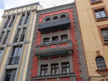 Pis amb balcó en venda a Calle Triana 50