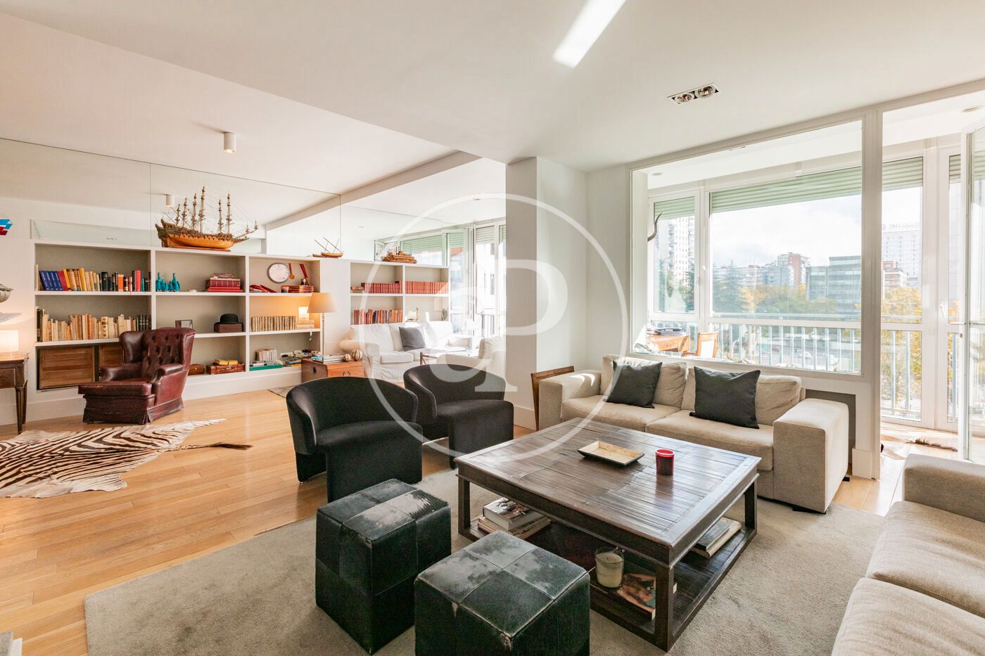 Living room of Flat for sale in  Madrid Capital  with Air Conditioner, Heating and Terrace