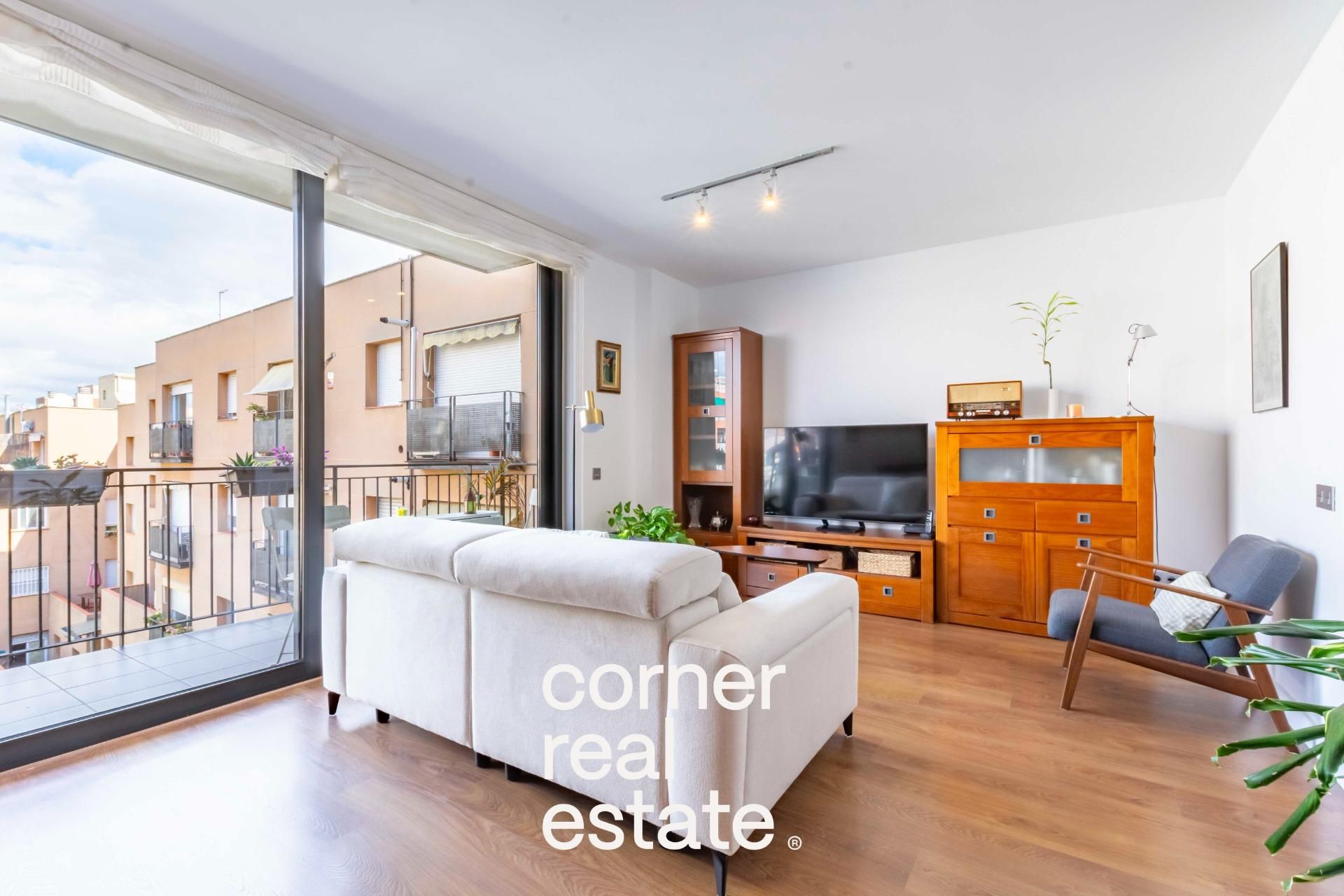 Living room of Flat for sale in Sant Cugat del Vallès  with Air Conditioner, Heating and Terrace
