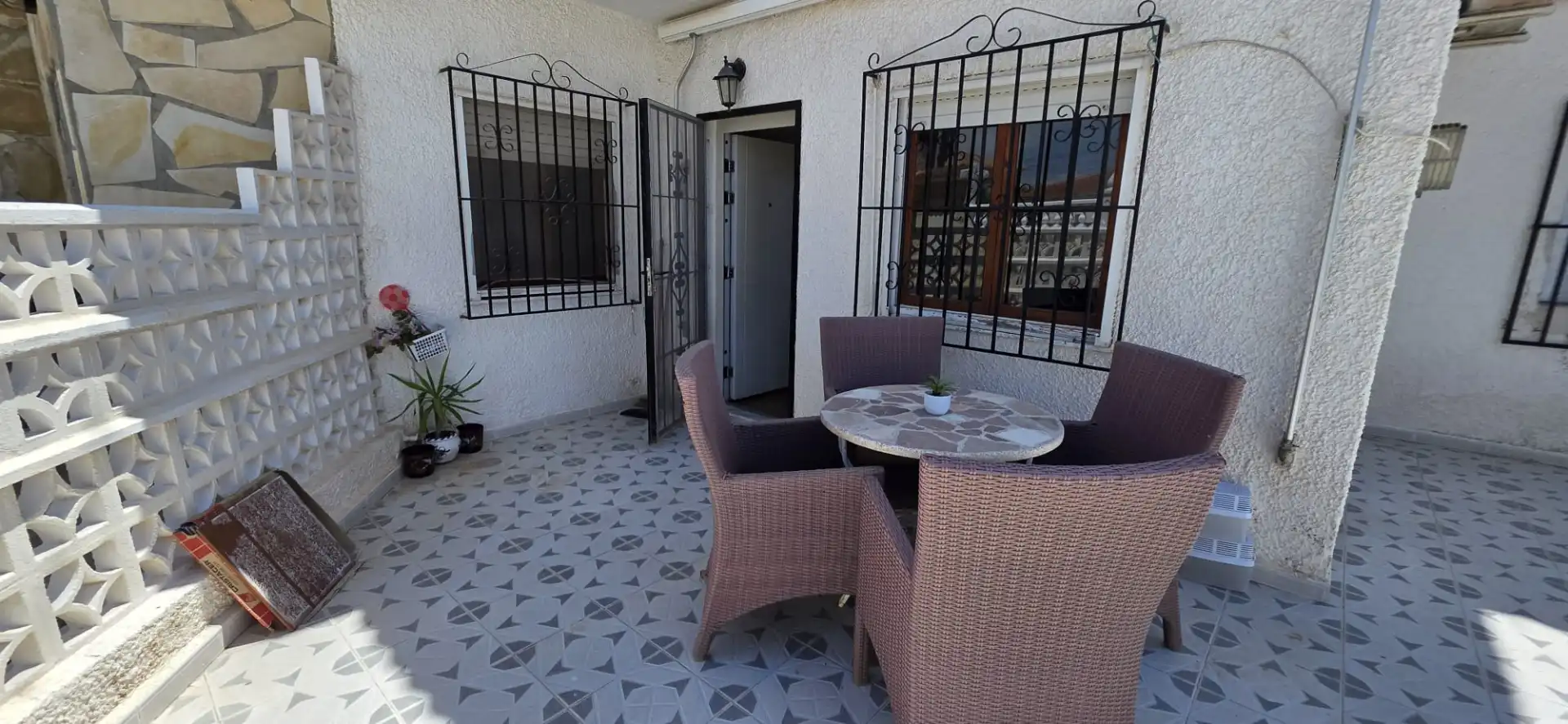 Houses for sale in Zona Carrefour - Urbanizaciones