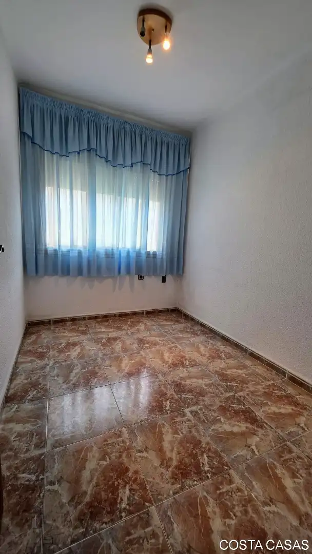 Habitación de Piso en venta en Castelldefels con Aire acondicionado, Balcón y Alarma