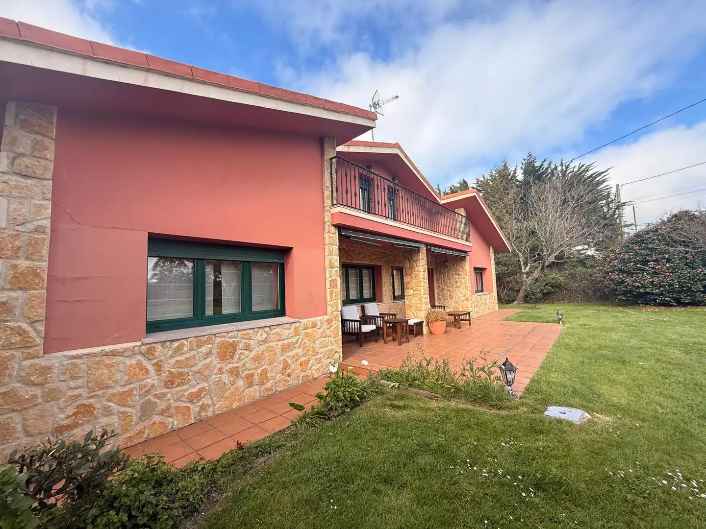 Vista exterior de Casa o chalet en venta en Villaviciosa con Calefacción, Jardín privado y Terraza
