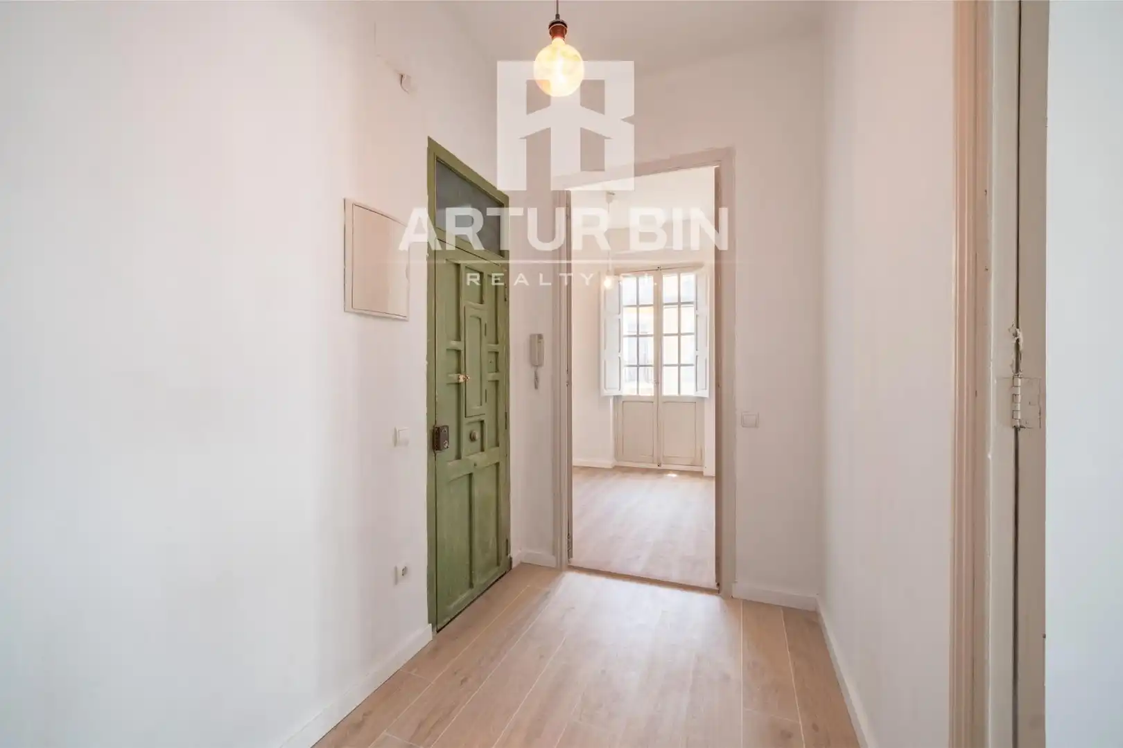Flat for sale in Valencia  with Balcony
