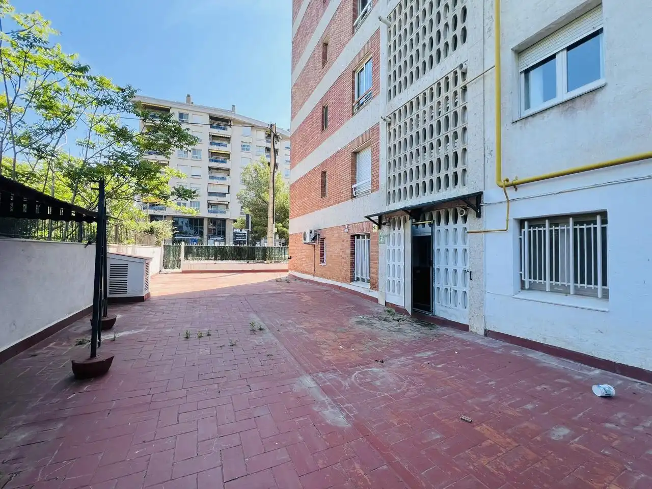 Außenansicht von Erdgeschoss zum Verkauf in Tarragona mit Terrasse