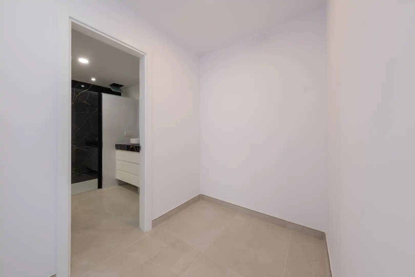 Bathroom of Attic for sale in Las Palmas de Gran Canaria  with Air Conditioner, Terrace and Storage room