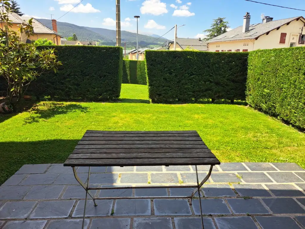 Terrasse von Haus oder Chalet zur Miete in Osséja mit Heizung, Privatgarten und Möbliert