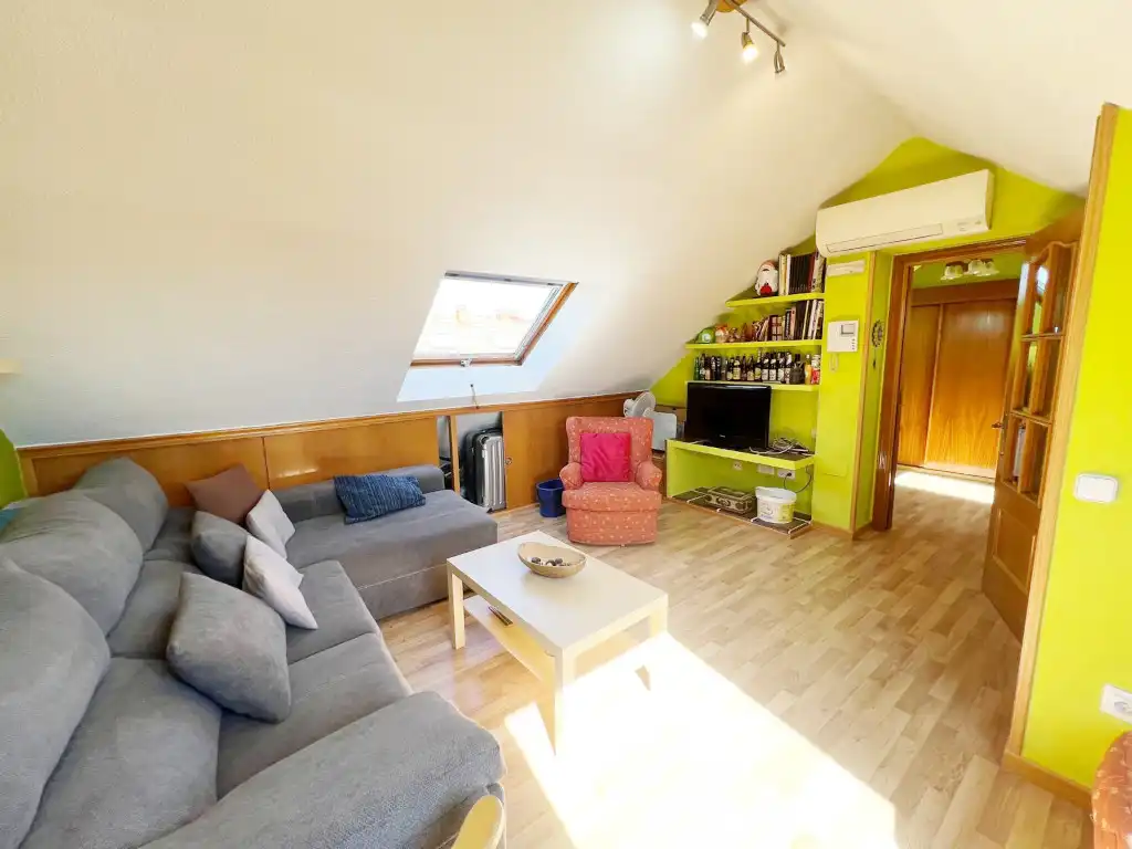 Sala d'estar de Casa o xalet en venda en Getafe amb Aire condicionat, Calefacció i Terrassa