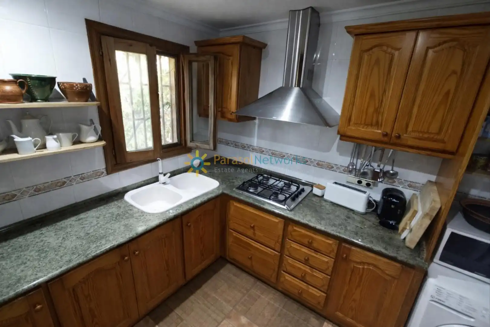 Cocina de Casa o chalet en venta en Oliva con Jardín privado, Terraza y Trastero