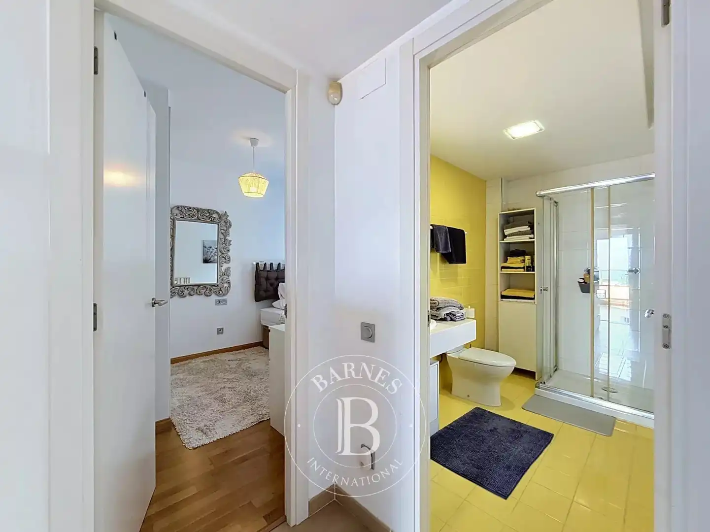 Baño de Casa adosada en venta en Mataró con Aire acondicionado, Calefacción y Jardín privado