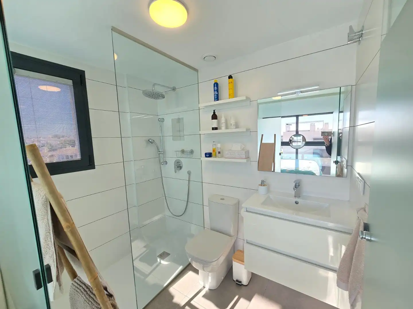 Bany de Apartament en venda en Orihuela amb Jardí privat, Terrassa i Traster