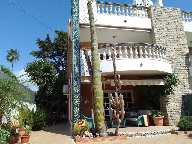 Garden of Single-family semi-detached for sale in Cambrils  with Air Conditioner, Heating and Private garden