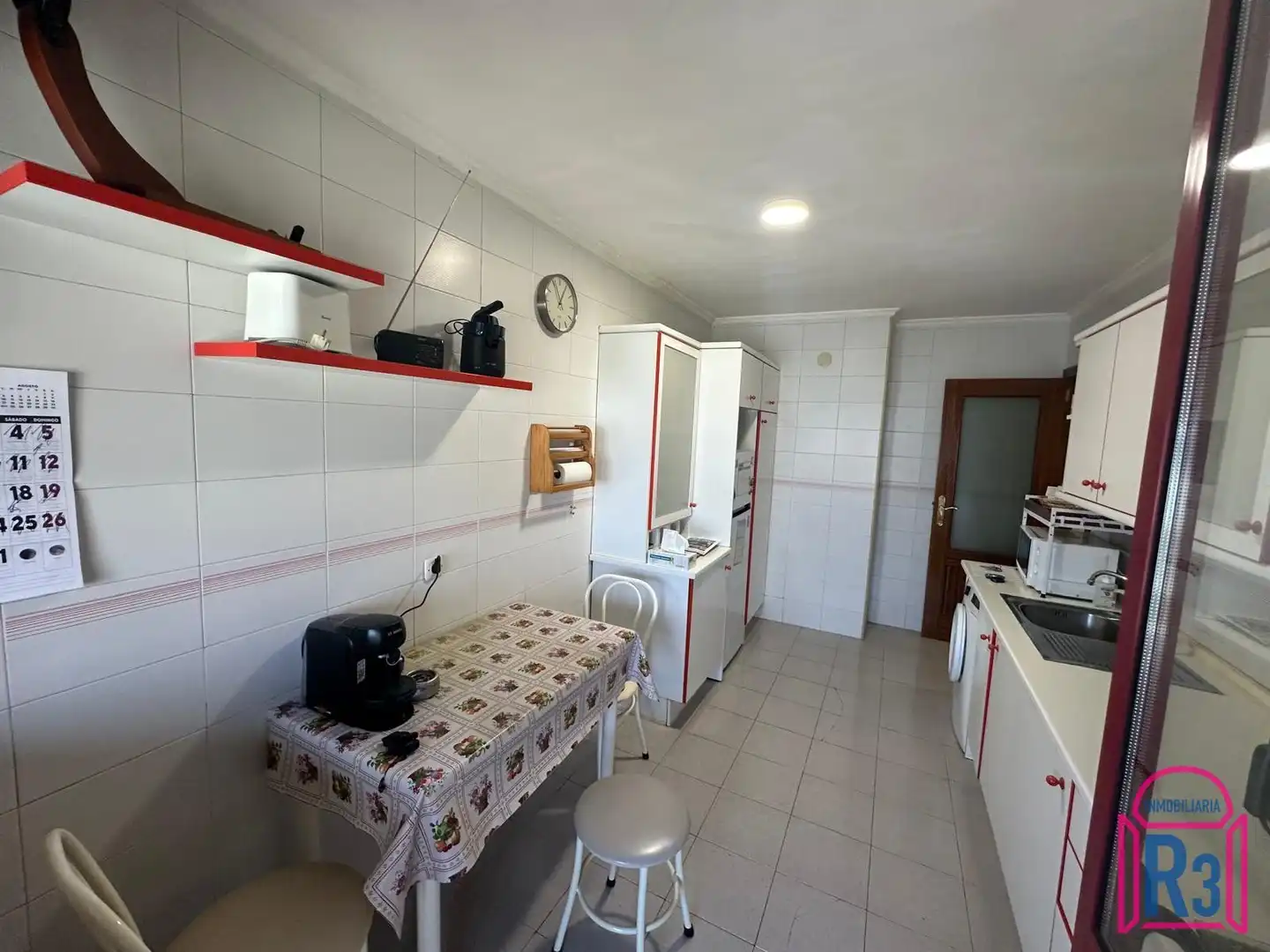 Cocina de Apartamento en venta en León Capital  con Calefacción, Terraza y Trastero