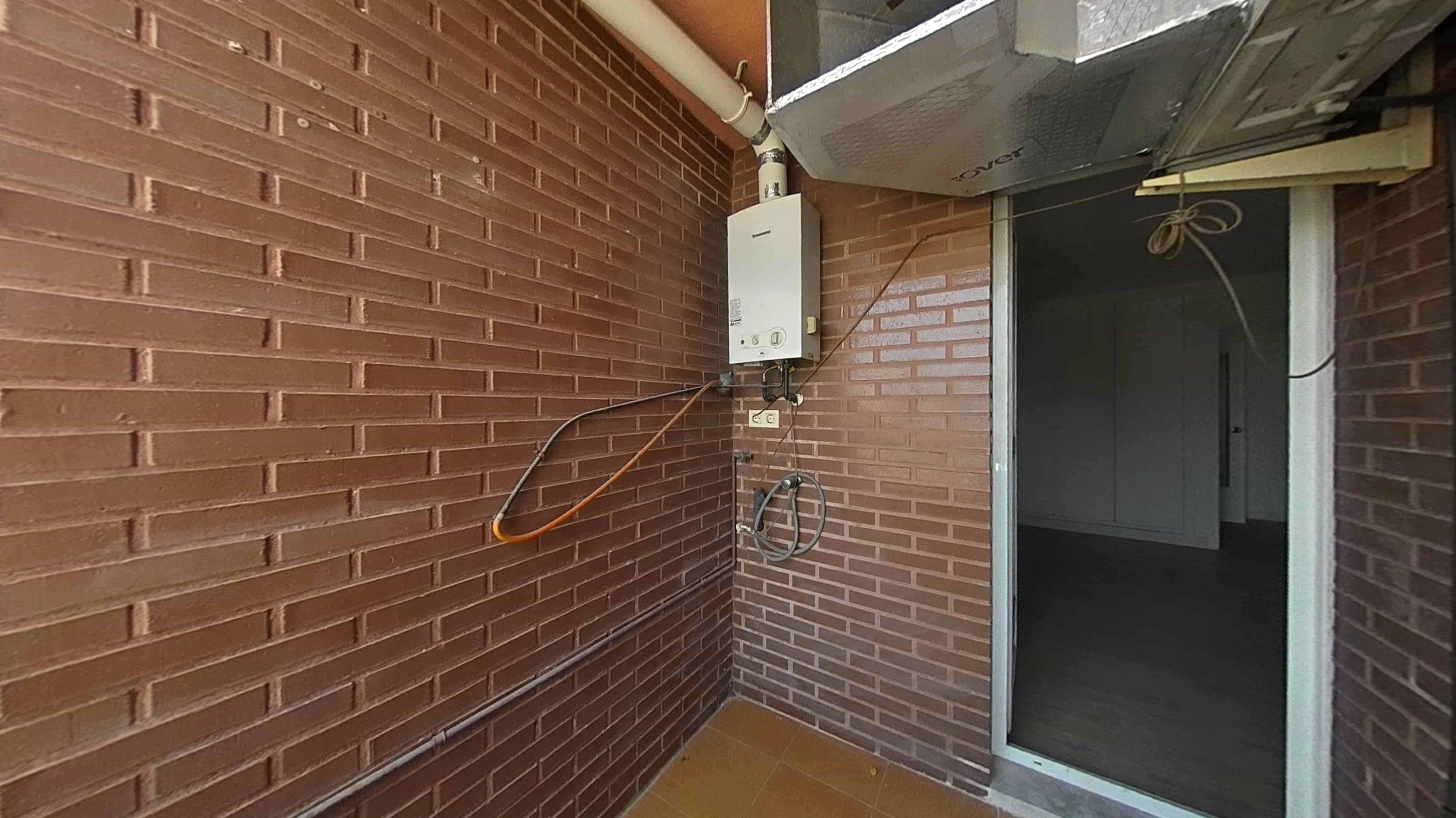 Balcony of Flat for sale in Castellón de la Plana / Castelló de la Plana  with Air Conditioner, Oven and Balcony
