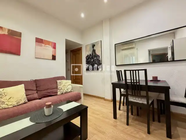 Sala d'estar de Pis en venda en Tetuán