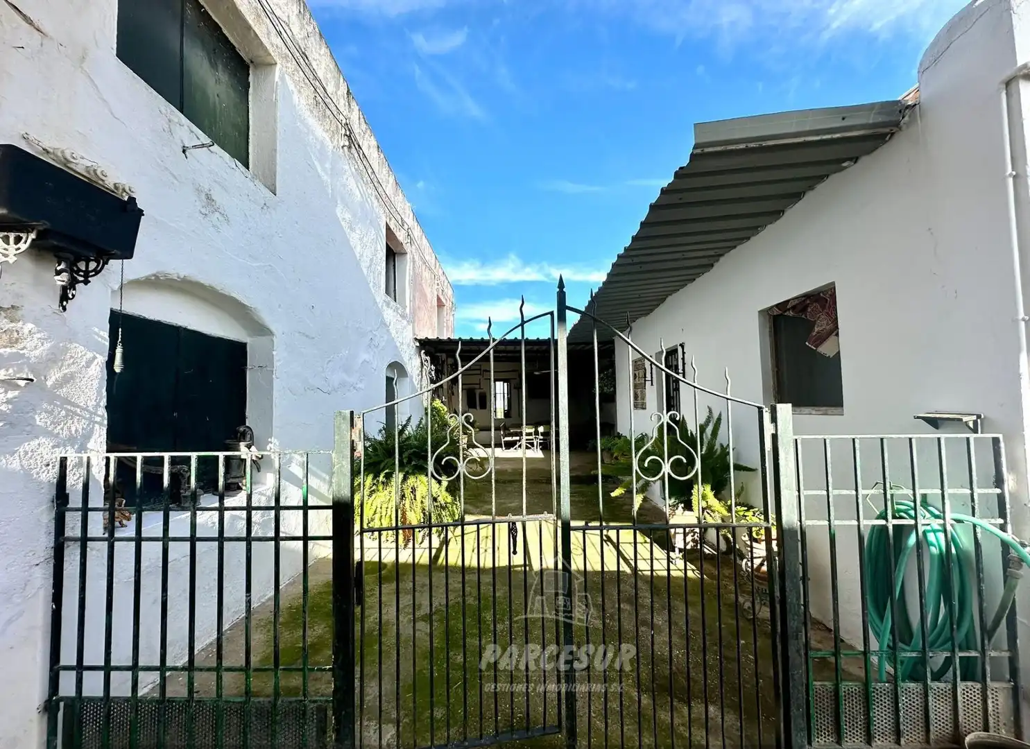 Außenansicht von Country house zum Verkauf in Córdoba mit Schwimmbad