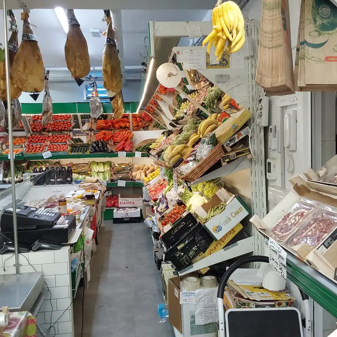 Local en traspaso en Sabadell con Aire acondicionado, Amueblado y Alarma