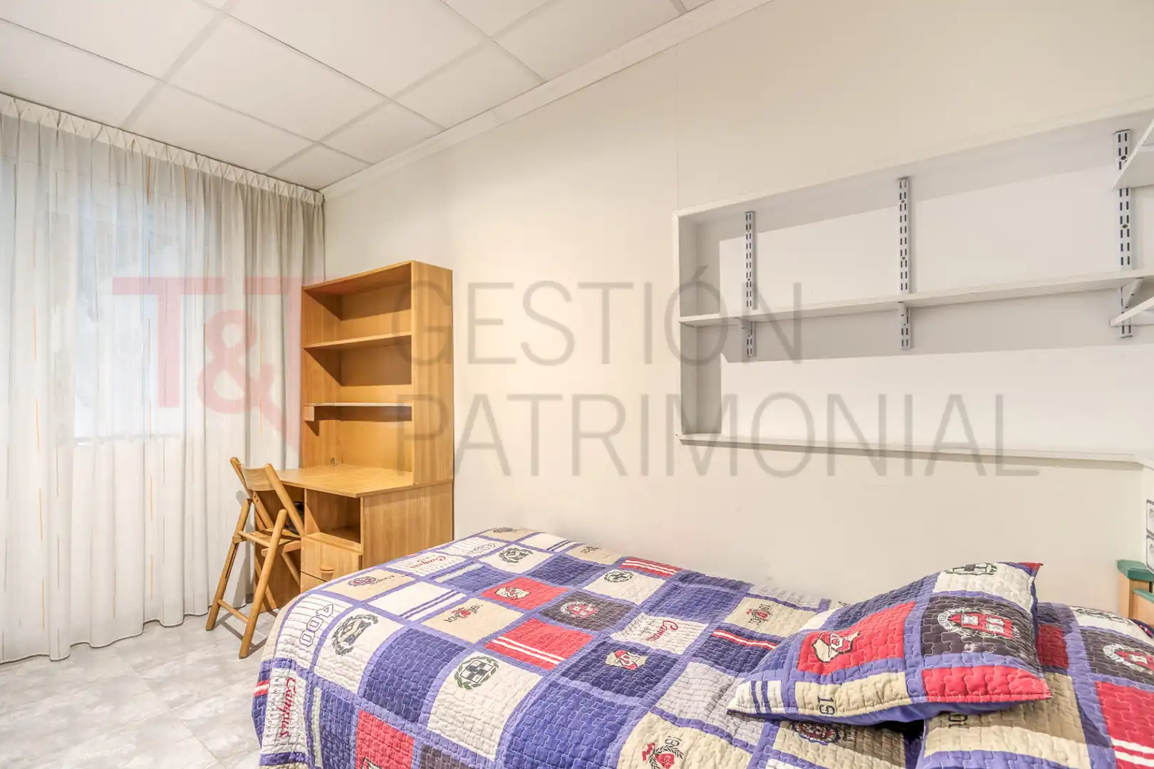 Habitación de Edificio en venta en Calella, Barcelona