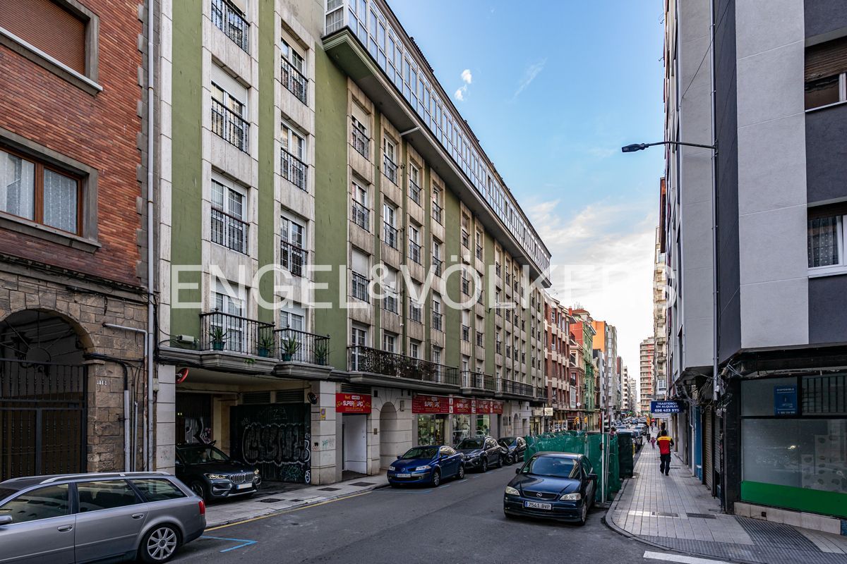 Vista exterior de Apartament de lloguer en Gijón  amb Calefacció, Parquet i Terrassa