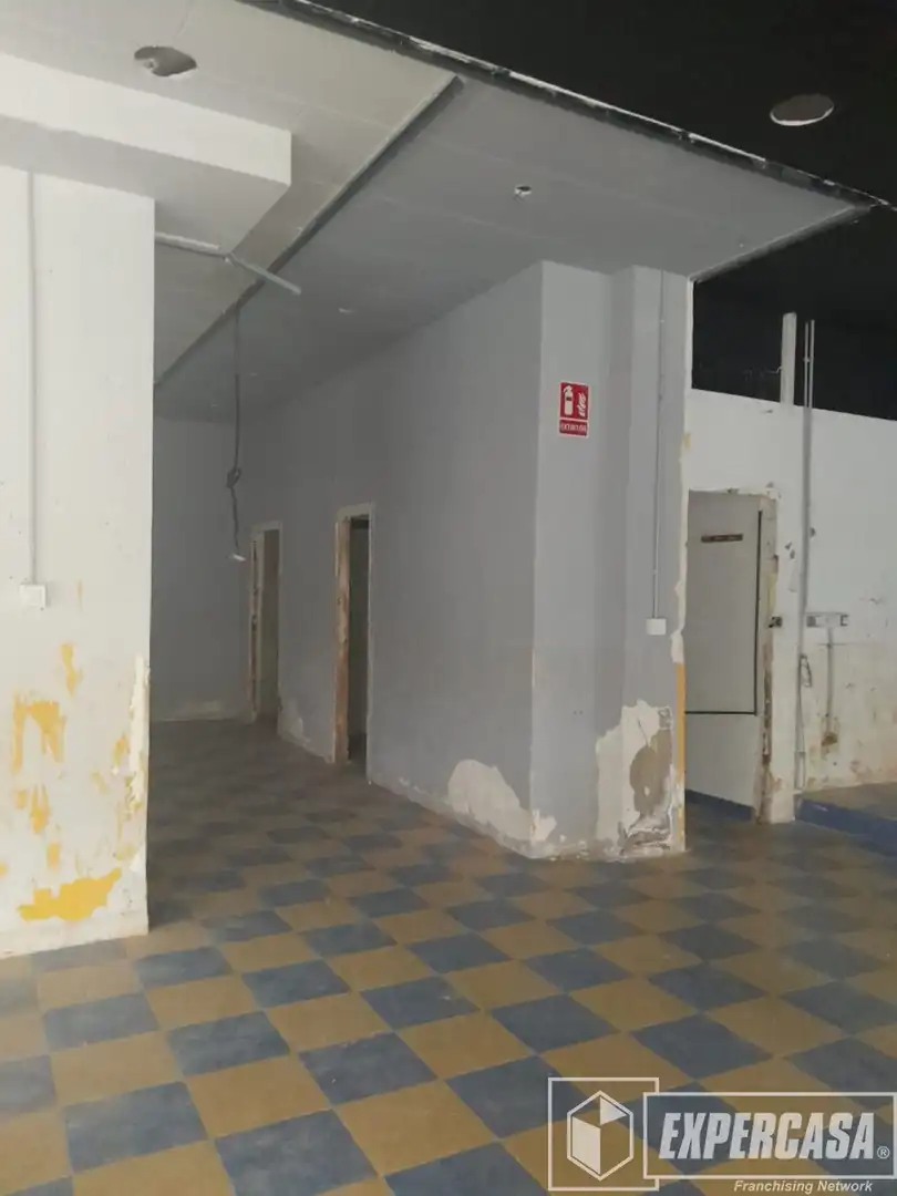 Locale commerciale in affitto a Albal