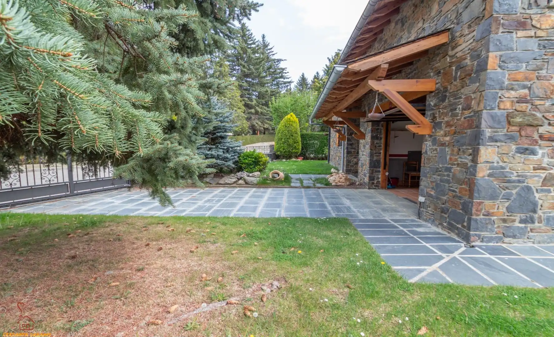 Terrassa de Casa o xalet en venda en Llívia amb Calefacció, Jardí privat i Parquet