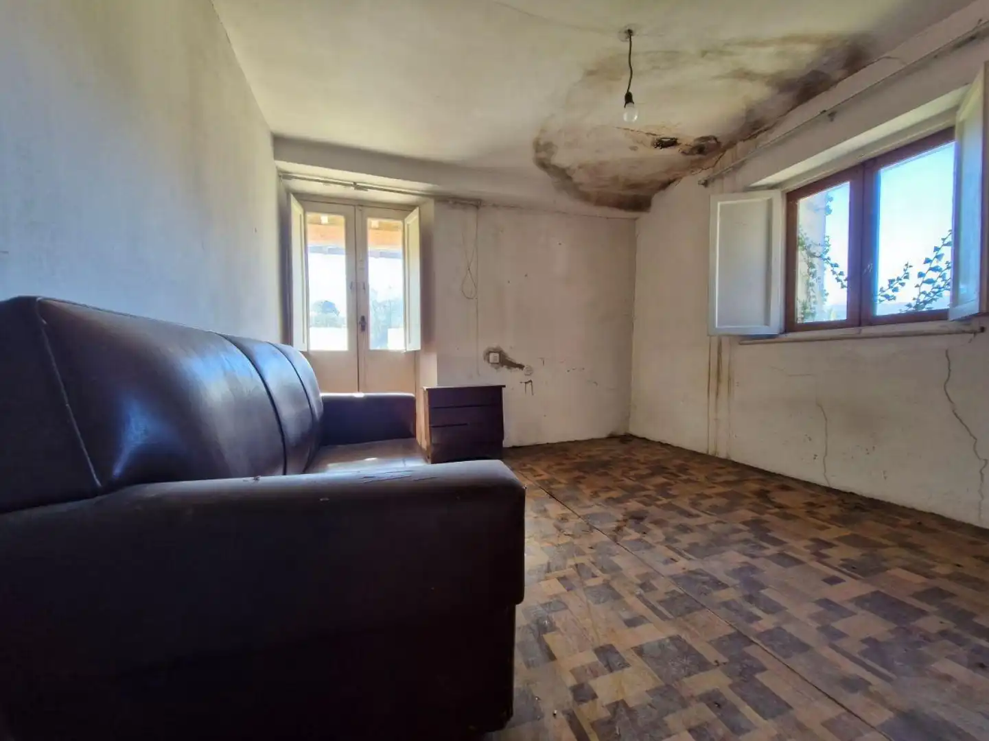 Wohnzimmer von Einfamilien-Reihenhaus zum Verkauf in Arenas de Iguña mit Privatgarten und Balkon