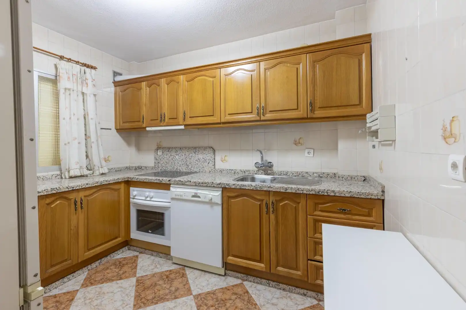 Cocina de Casa adosada en venta en Maracena con Aire acondicionado, Calefacción y Terraza