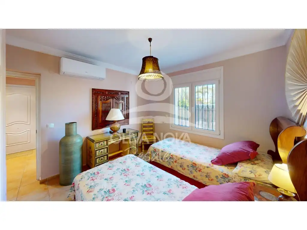 Habitación de Casa o chalet en venta en Oliva con Terraza y Piscina