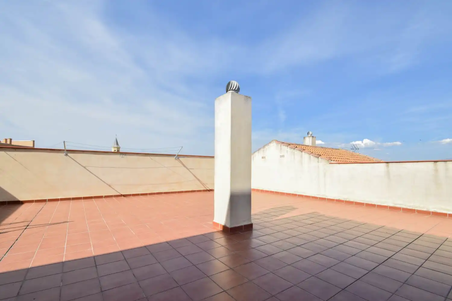 Terraza de Piso en venta en Las Gabias con Aire acondicionado