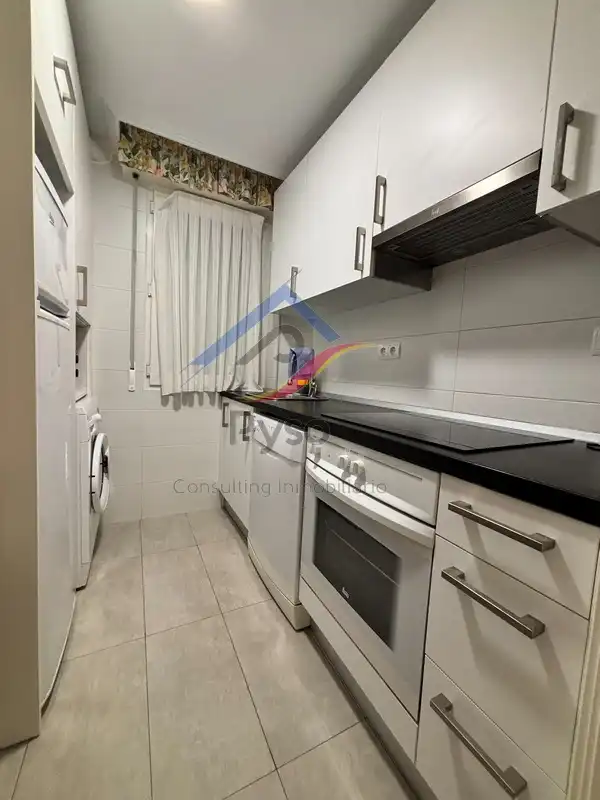 Cuina de Pis de lloguer en Santander amb Calefacció, Parquet i Moblat